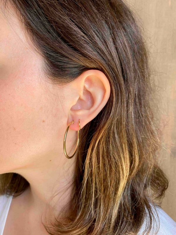 Aros de Oro 18k Tubo Redondo 2mm Diametro 30mm